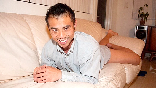 Niko Reeves: Hung Asian Stud JERKS That Thick Shaft Slowly – 18+