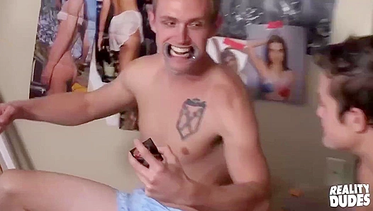 Frat Party Fun: Young Stud Sucks Cock in Busty Dorm Room – GayPornHub 18+