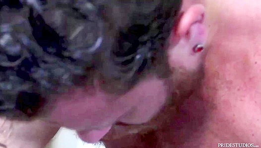 Morning Wake-Up Call: Chandler Greets Sleepy Riley with Big Dick Energy – XXL Dicks