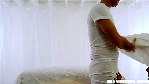 Oaks Dominates Young Twink Dial in Steamy Mission Encounter – MissionaryBoys 18+