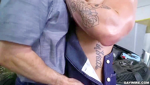 Tristan Jaxx Drills Aspen the Hot Mechanic Deep — Bareback Ride Ends Hard