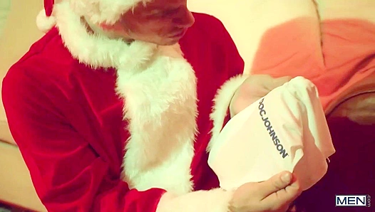 Triple Heat This Holiday: Pierce, Michael JJ Claim Me Together – GayXXXmas 18+