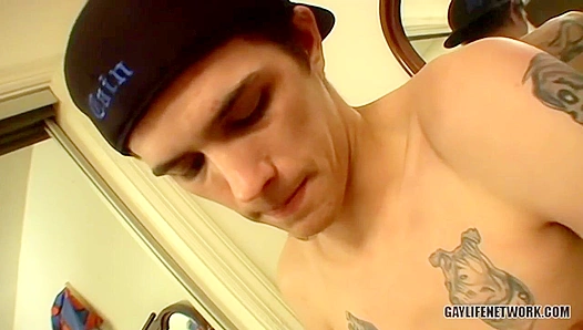 Jacob Gets Horny for Cains Thick Dick – Fast Suck Session – BeddableBoys