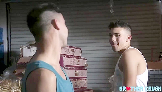Oral Firestorm: Alex Riley Vinny Blackwoods Twisted Lust – Gay Porn 18+