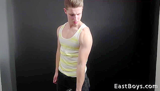 Buff Felix from Harvard Blows Load After Intense Workout – EastBoys 18+