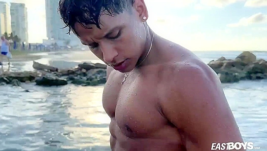 Hot Hunks Go Wild: Steamy Gay Action in EastBoys Compilation – Ciao Alves