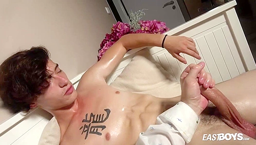 Johny Walshs Wild Load: Messy Hair, Hot Cum Shot – EastBoys 18+