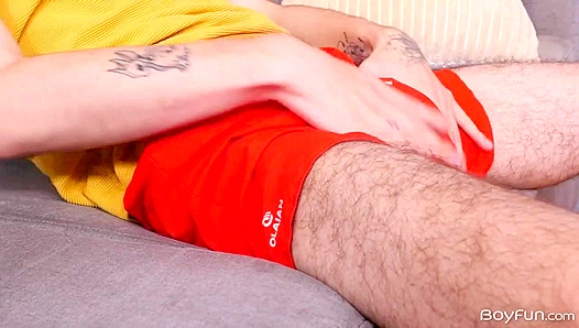 Niko Miller Jerks Off His Thick Uncircumcised Cock During Steamy Audition – 18+