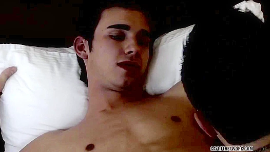 Bite Me Harder: Vampire Brice Devours Horny Jaydens Neck Dick – TwinkLightFantasy 18+