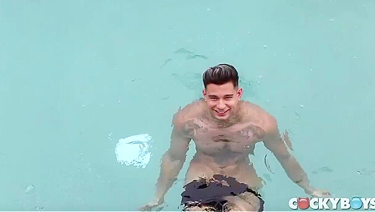 Mature Boomer Banks Dominates Young Ricky Roman—Passion Ignites! – GayPrideTube 18+