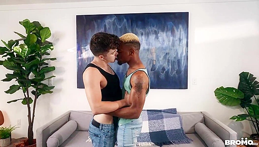 Drake Von Leon Daniels: Steamy Bareback Love Scenes – Hot Homme Sex