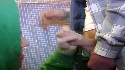 Marco Bills Blows Robin Few in Steamy Public Toilet Stall – GayXXX