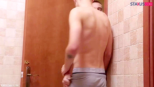 Steamy Bathroom Encounter – Agus Piney Steve Go Wild – GayXXX