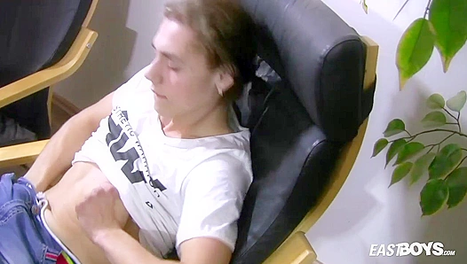 Masturbing That Smooth Dick Slowly – Sheldons Hot Solo Moment EastBoys