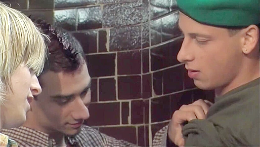 Denis Reed Johnny Hunter Go All Out in Steamy Group Action – GayXXX