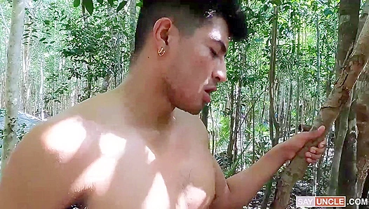 Alam Herrera Dominates Two Guys Bareback in the Wild – Latin Leche