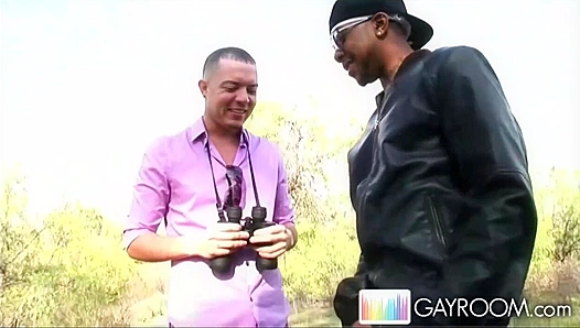 Bobby Knight Takes It Deep in Steamy Interracial Anal Ride – XXX Gay