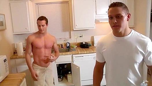 Shredded Liam Rosso Takes Jason Goodmans Hung Thirst — Straight-to-Gay Action