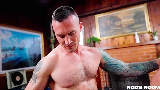 Derek Kage Dominates Devin Franco in Steamy Bedroom Fuck Session – Rods Room