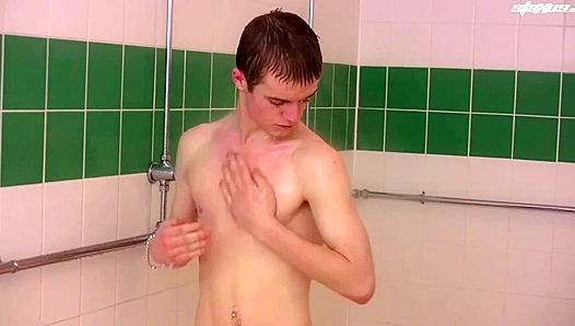 Steamy Skin Horny Thrills: Ash Kadens Hot Tub Ride – GayXXX