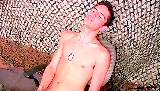 Mario Angel Jerks Off His Military Muscle Rod – Steamy Solo Session