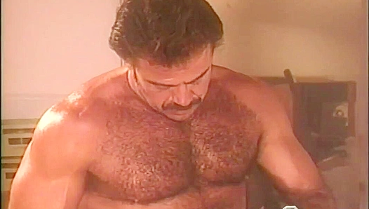 Muscle Gods Collide: Rob Cryston Joe Magnum Pump Up the Passion – Falcon Studios