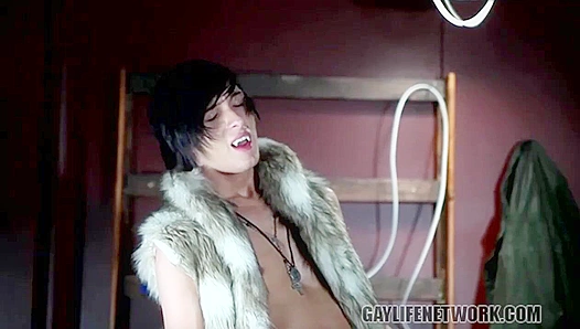 Bitten Fucked Raw: Vampire Aidan Claims Twink Dusty – Twinklight 18+