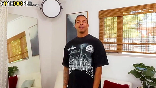 Buster Lakes Jams Himself Raw While Jerking Off in the Mirror – Gay XXX