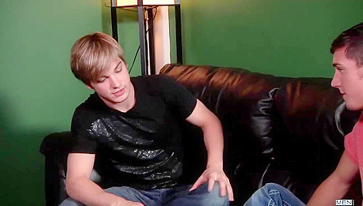 Brett Richards Takes Johnny Rapids Load in Intense Campus Encounter – Big Dick Action