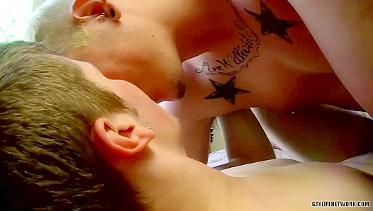 Austin Lucas Takes On Kelan Outdoors — Steamy Twink Sex Under the Sun – LollipopTwinks
