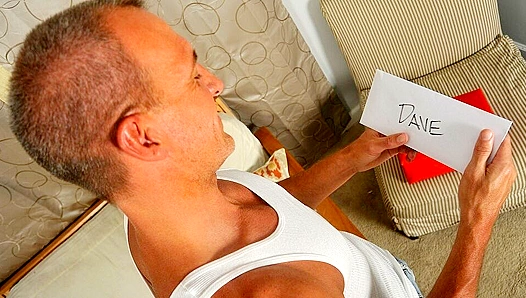 Hairy stud Dave Gibson takes control — raw self-fuck that screams lust – HornyMenOver30