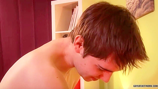 Hot Interracial Hookup: Jonny Parker Marcus Jay Go Wild in Hotel Room – LollipopTwinks 18+