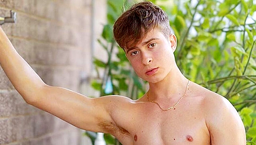 Lucas Walkers Steamy Solo Ride to Pure Pleasure – Gay XXX