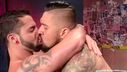 Hard Bodies Collide: Nick Cross Boomer Banks Go All In – Steamy Gay Action
