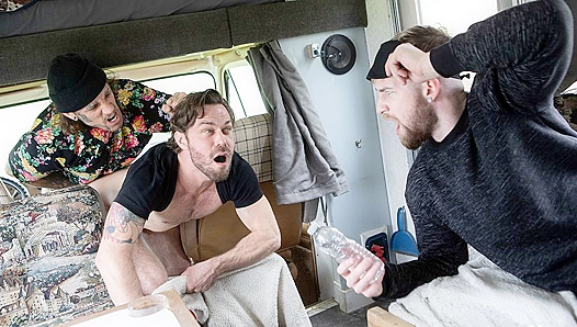 Booty Call: Bo Sinn Takes James Fox Against the Campervan – BromoUS