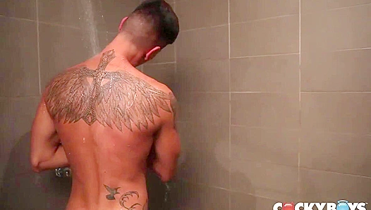 Steamy Shower Sex: Angel Cruz Gabriel Clark Go Wild – Gay Porn Action