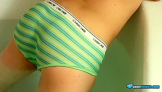 Jeremiah Shane Flex in Skin-Tight Briefs, teasing with every move – GayPrideTube 18+