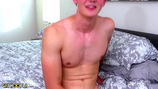 Hard Fast Handjob Fun with Busty Hunk Austin Martin – GayHoopla