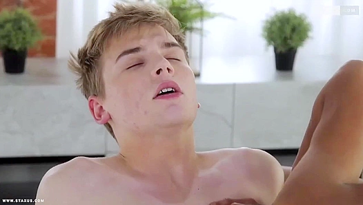Daniel Karrington Takes Control in Steamy Threesome with Gabriel Clay Jakob Sky – GayXXX
