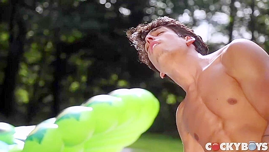 Sun-soaked Sin: Aiden Ward Leo Grands Steamy Poolside Ass Ride – 18+