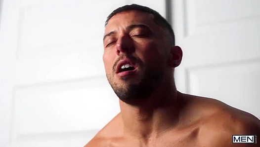 Shane Pounds Ryans Tight Ass Until Completion – Raw Gay Action