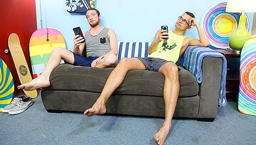 Derek Reed Mike Lobos Steamy Couch Hookup – Bored Boyfriend Energy