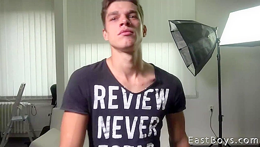 Daniel Donovan Moans as He Sucks His Own Oiled Muscle Pecs – EastBoys 18+