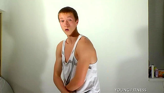 Ripped Twink Shows Off His Hot Physique for EastBoys – Steamy Solo Scene