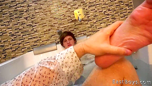 Worshipping Feet Grinding That Booty — Antony Carters Hot Solo Play – EastBoys