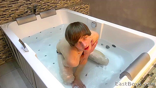 Worshipping Feet Grinding That Booty — Antony Carters Hot Solo Play – EastBoys
