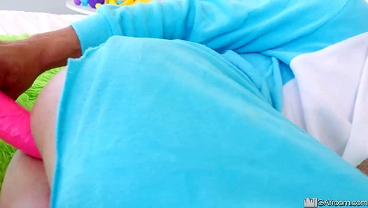 Arad WinWin Dominates AI Cosplay Boy in Steamy Scene – ManRoyale M2M