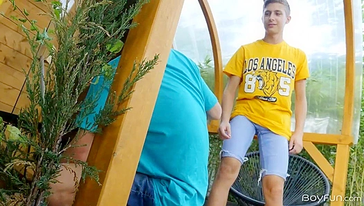 Ollie Timmy Get Hot and Heavy in the Garden – steamy bareback action – GayXXX