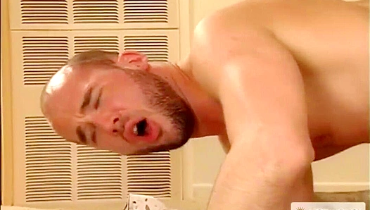 Vinnie Dominates Kai in Steamy Greenhouse Fuck Session – GayPornHaus 18+