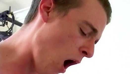 Sean McKenzie Stuffs His Length into Starving Hole of Kyle Lucas – GayXXX